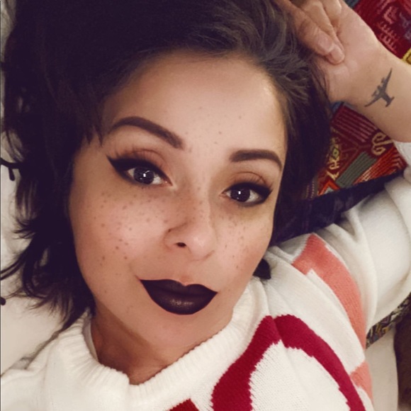 Meet your Posher, Alondra - Picture 1 of 1